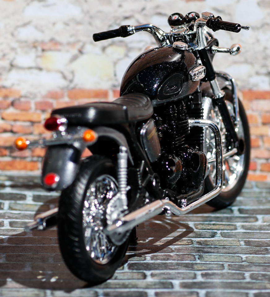 Welly Triumph Bonneville T100